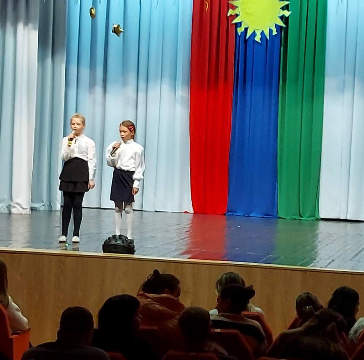 Лиза Волчихина и Софа Калайтанова на фестивале-конкурсе «Я-Братчанин!».